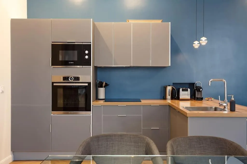 Renovated Spacious Parisian Apt Near La Madeleine 0*, פריז
