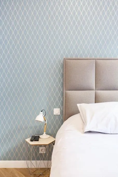 Renovated Spacious Parisian Apt Near La Madeleine Apartament Paryż