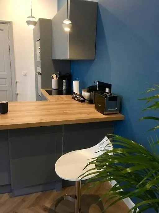 Renovated Spacious Parisian Apt Near La Madeleine 0*, Paris France
