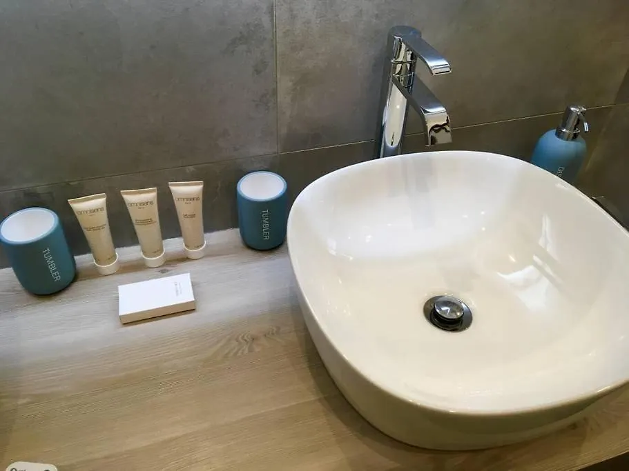 Apartament Renovated Spacious Parisian Apt Near La Madeleine