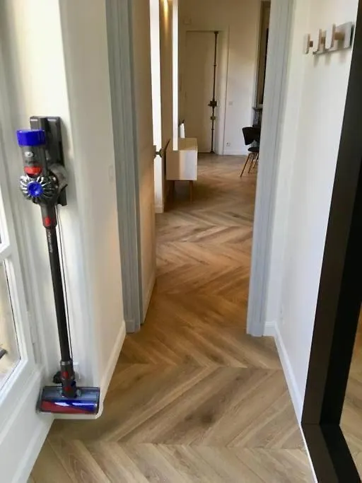 Renovated Spacious Parisian Apt Near La Madeleine 0*, Paryż