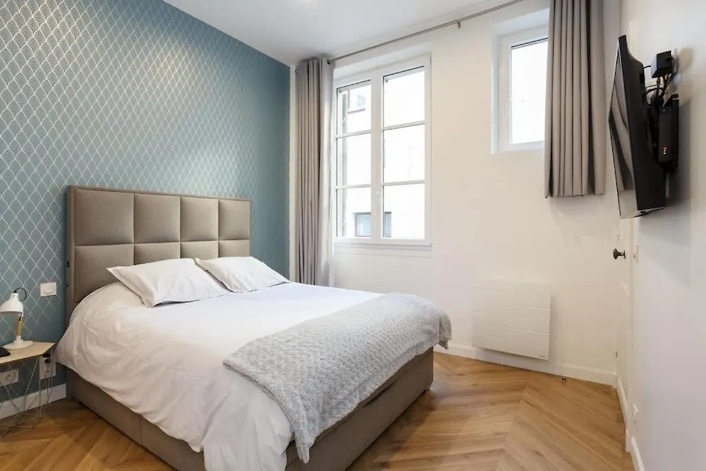 Apartment Renovated Spacious Parisian Apt Near La Madeleine France