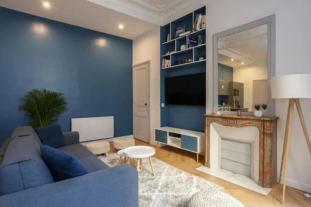 Renovated Spacious Parisian Apt Near La Madeleine Apartment Paris